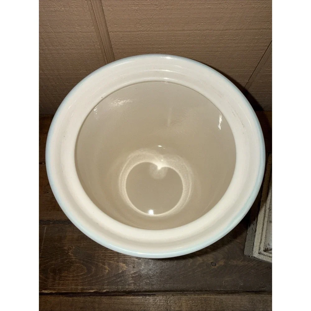 Pfaltzgraff Canister 6.5inches Tall No Lid Beautiful Condition‎